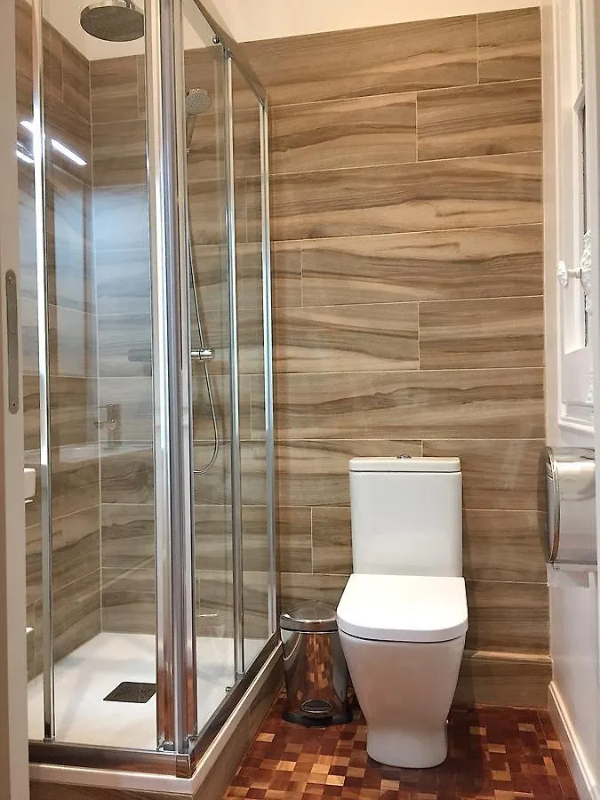 Hip Karma Hostel Барселона Испания